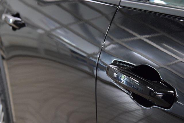 Photo of 2026 Mosaic Black Metallic Chevrolet Traverse