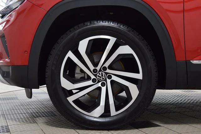 Photo of 2021 Red Metallic Volkswagen Atlas