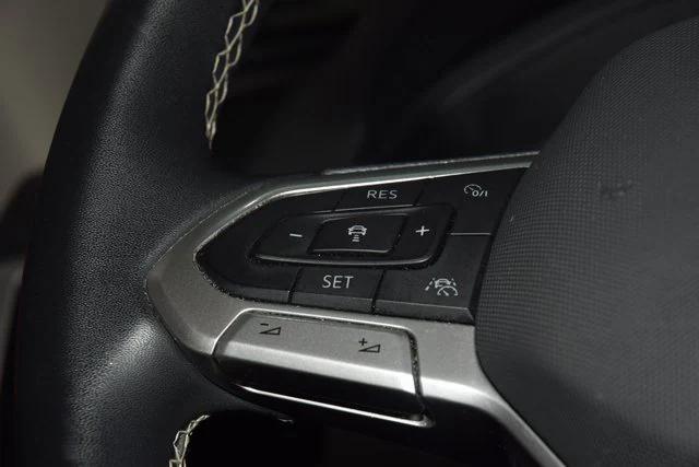 Photo of 2021 Red Metallic Volkswagen Atlas