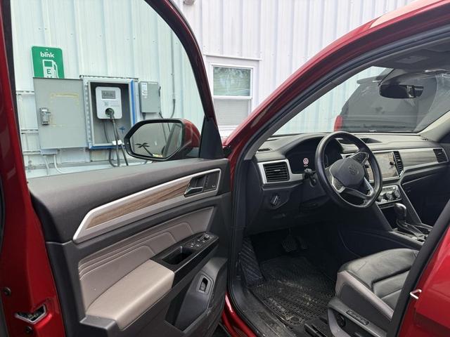 Photo of 2021 Red Metallic Volkswagen Atlas