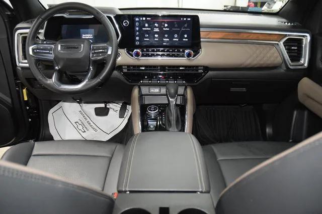 Photo of 2024 Onyx Black GMC Canyon