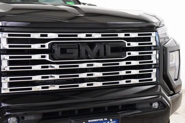 Photo of 2024 Onyx Black GMC Canyon