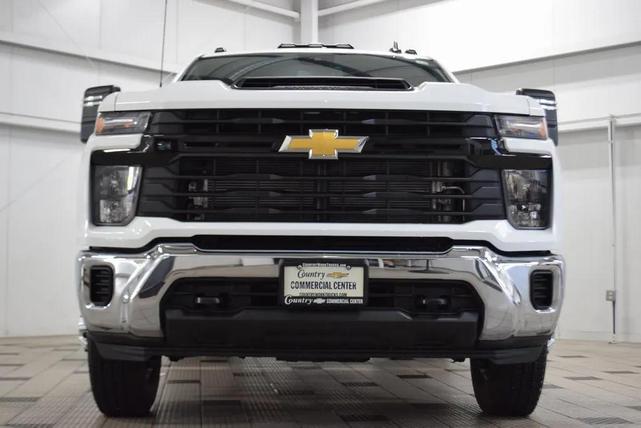 Photo of 2025 Summit White Chevrolet Silverado 3500