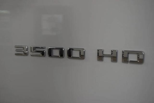 Photo of 2025 Summit White Chevrolet Silverado 3500