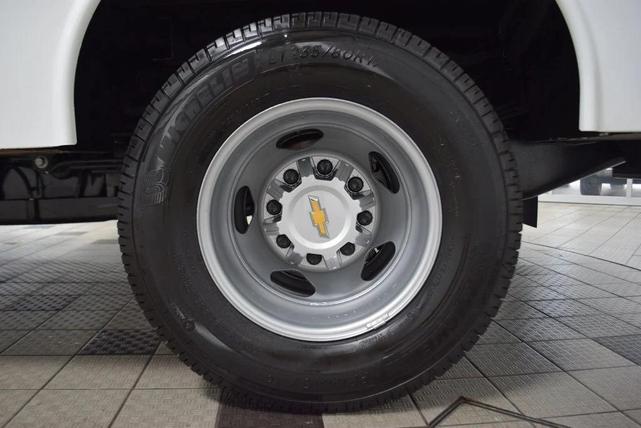 Photo of 2025 Summit White Chevrolet Silverado 3500