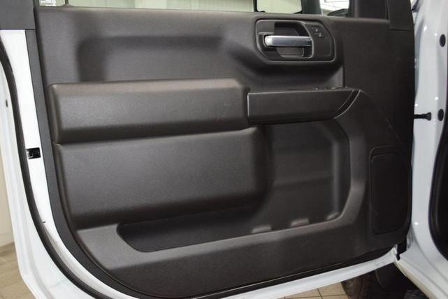 Photo of 2025 Summit White Chevrolet Silverado 3500
