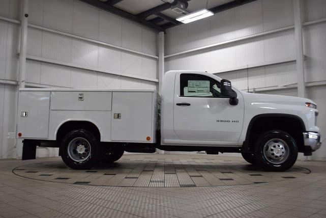 Photo of 2025 Summit White Chevrolet Silverado 3500