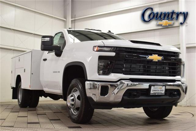 Photo of 2025 Summit White Chevrolet Silverado 3500