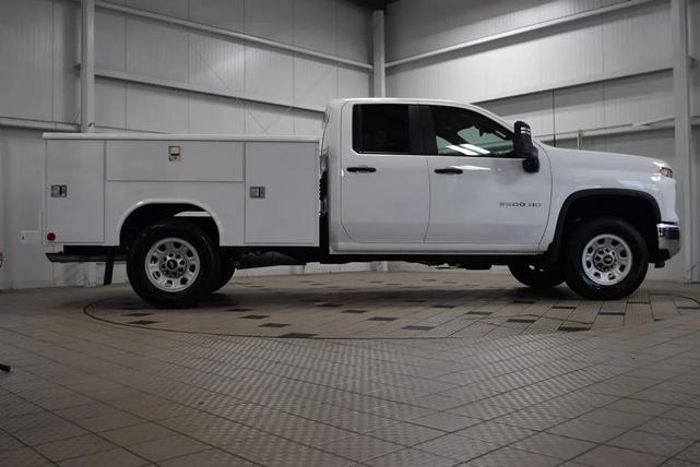 Photo of 2025 Summit White Chevrolet Silverado 3500