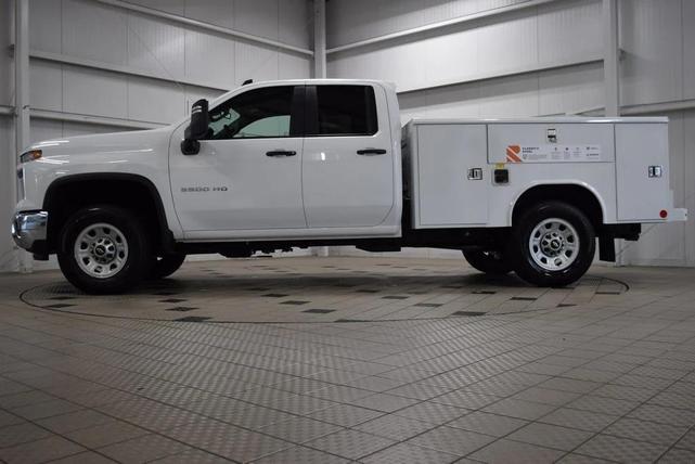 Photo of 2025 Summit White Chevrolet Silverado 3500