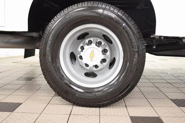 Photo of 2025 Summit White Chevrolet Silverado 3500