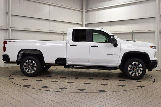 Photo of 2025 Summit White Chevrolet Silverado 2500