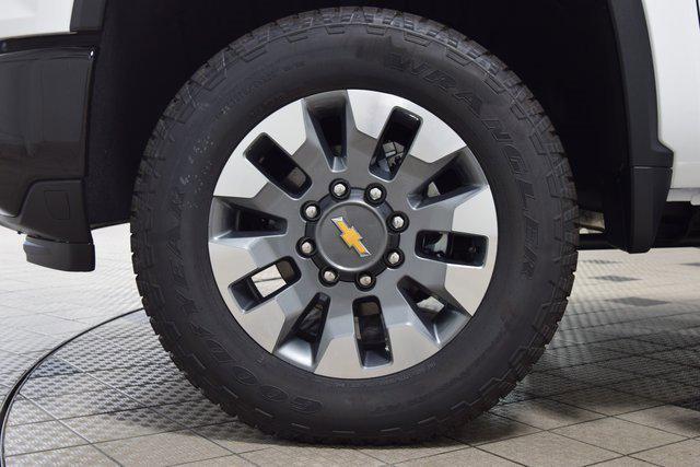 Photo of 2025 Summit White Chevrolet Silverado 2500