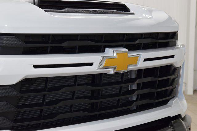 Photo of 2025 Summit White Chevrolet Silverado 2500