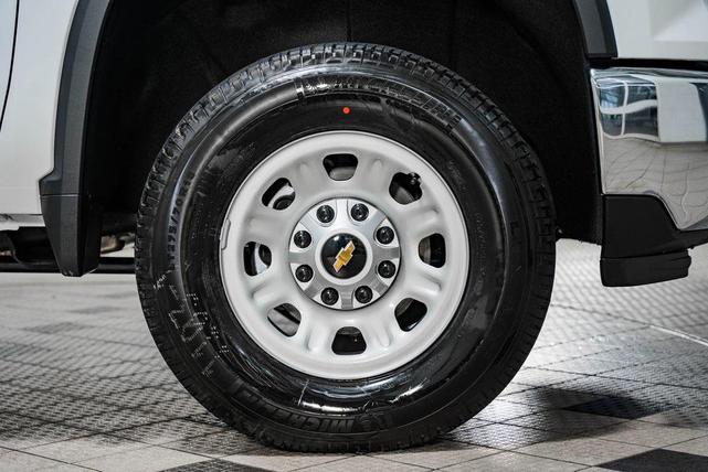 Photo of 2025 Summit White Chevrolet Silverado 3500
