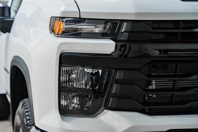 Photo of 2025 Summit White Chevrolet Silverado 3500