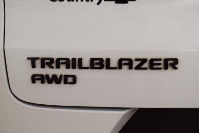 Photo of 2022 Summit White Chevrolet Trailblazer