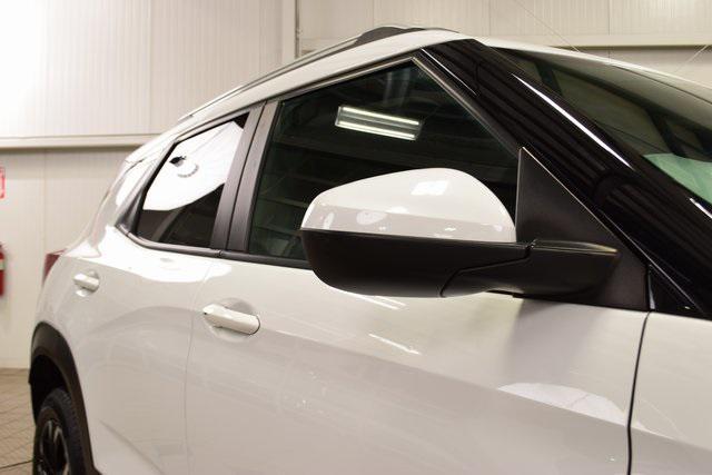 Photo of 2022 Summit White Chevrolet Trailblazer