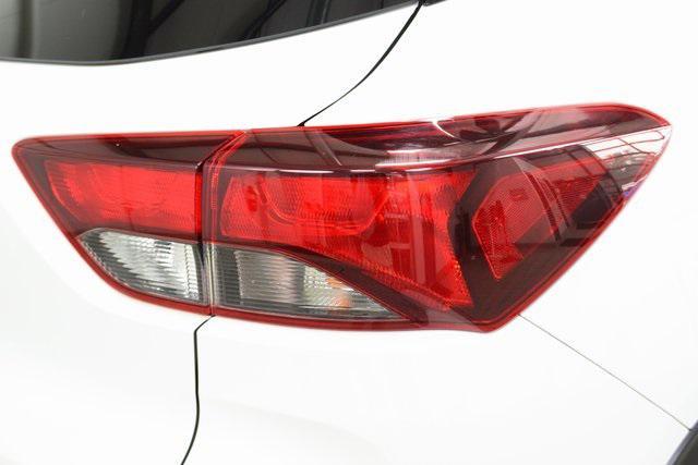 Photo of 2022 Summit White Chevrolet Trailblazer