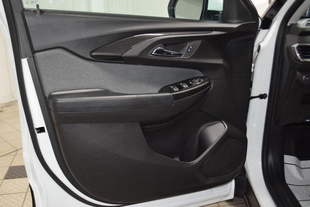 Photo of 2022 Summit White Chevrolet Trailblazer