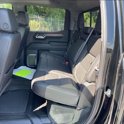 Photo of 2024 Onyx Black GMC Sierra 1500