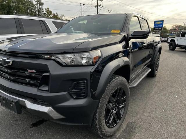 Photo of 2023 Black Chevrolet Colorado