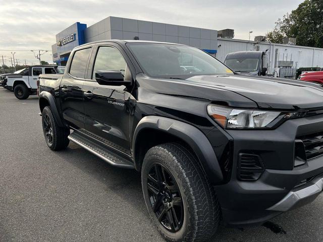 Photo of 2023 Black Chevrolet Colorado
