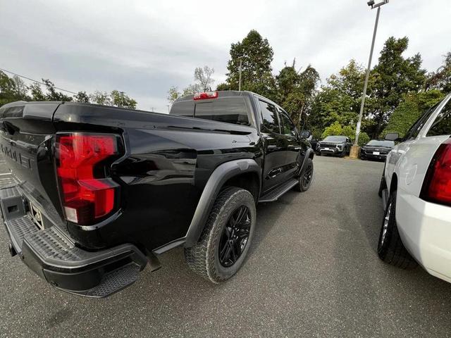 Photo of 2023 Black Chevrolet Colorado