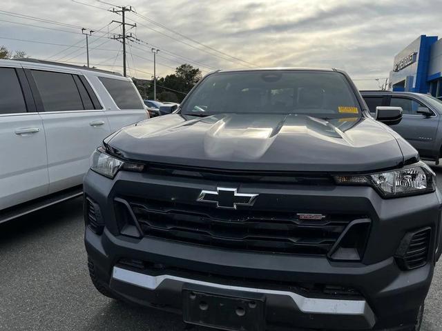 Photo of 2023 Black Chevrolet Colorado