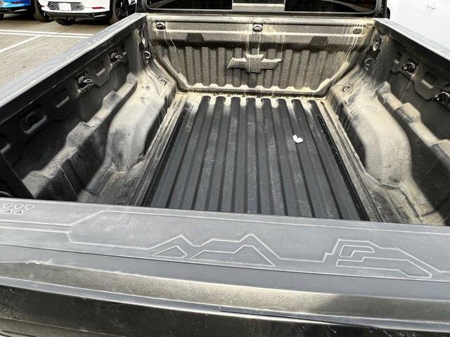 Photo of 2023 Black Chevrolet Colorado