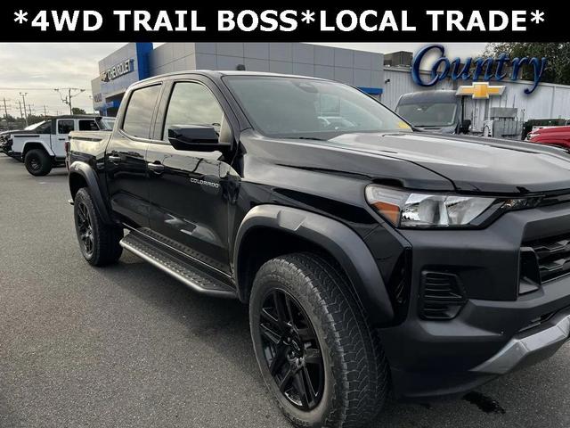 Photo of 2023 Black Chevrolet Colorado