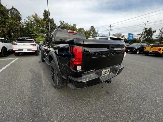 Photo of 2023 Black Chevrolet Colorado