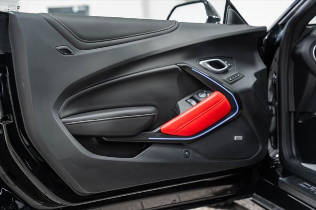 Photo of 2022 Black Chevrolet Camaro