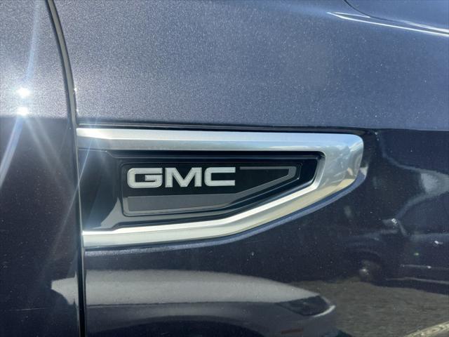 Photo of 2023 Titanium Rush Metallic GMC Yukon XL