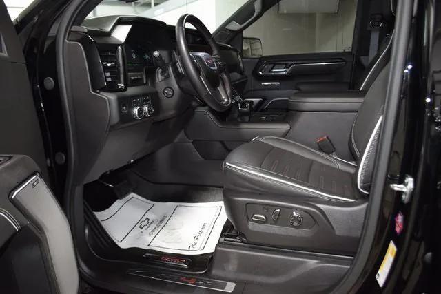 Photo of 2024 Onyx Black GMC Sierra 1500