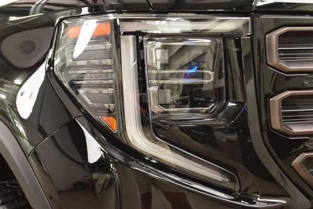 Photo of 2024 Onyx Black GMC Sierra 1500
