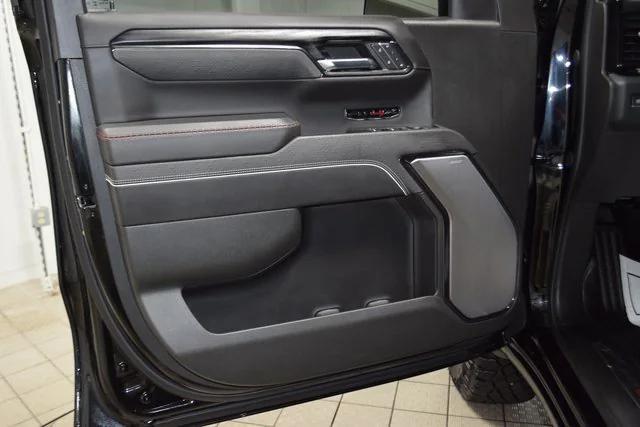 Photo of 2024 Onyx Black GMC Sierra 1500
