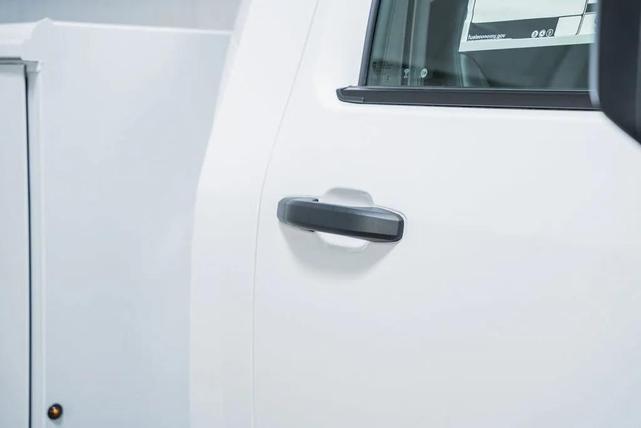 Photo of 2025 Summit White Chevrolet Silverado 3500