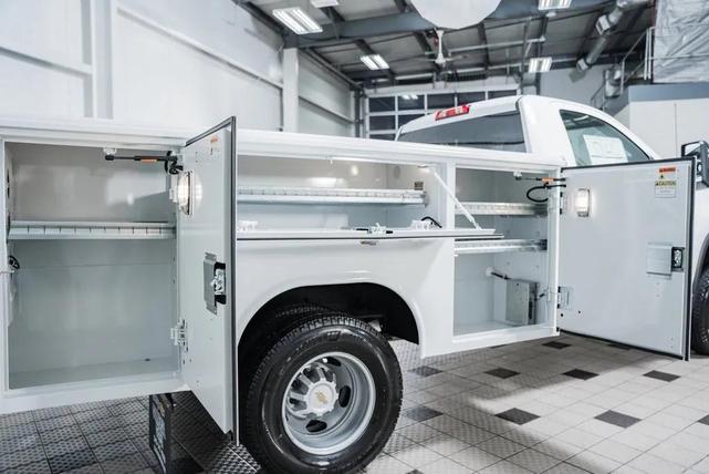Photo of 2025 Summit White Chevrolet Silverado 3500