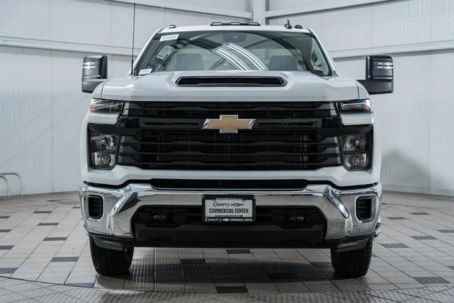 Photo of 2025 Summit White Chevrolet Silverado 3500