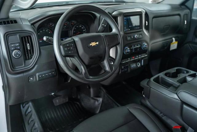 Photo of 2025 Summit White Chevrolet Silverado 3500