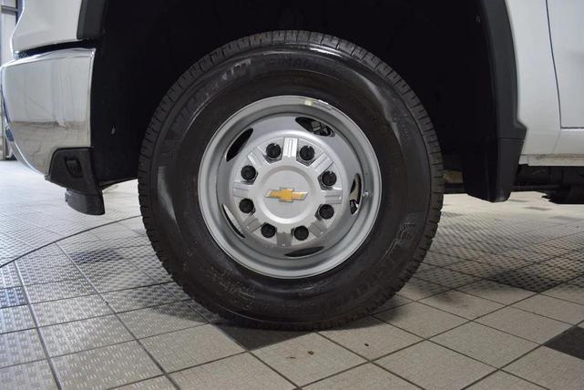 Photo of 2025 Summit White Chevrolet Silverado 3500
