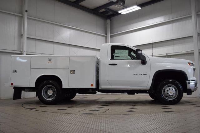 Photo of 2025 Summit White Chevrolet Silverado 3500