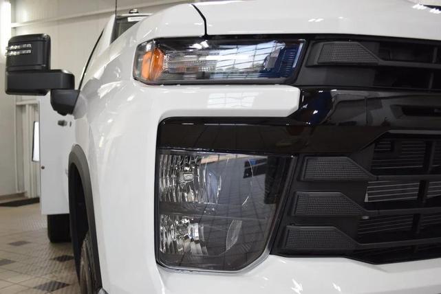 Photo of 2025 Summit White Chevrolet Silverado 3500