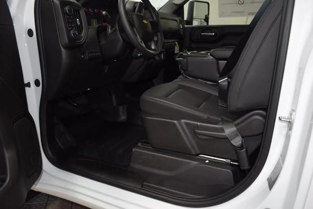 Photo of 2025 Summit White Chevrolet Silverado 3500