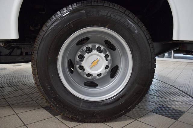 Photo of 2025 Summit White Chevrolet Silverado 3500
