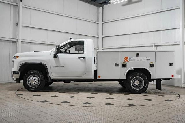 Photo of 2025 Summit White Chevrolet Silverado 3500