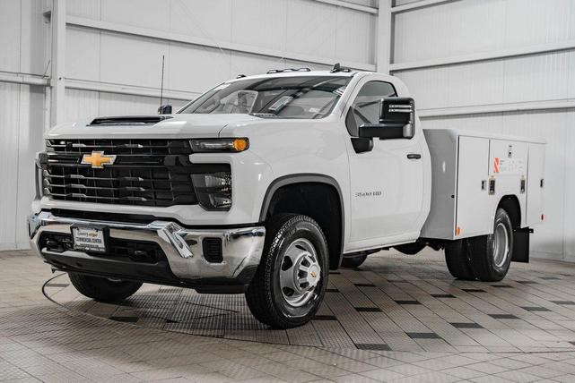 Photo of 2025 Summit White Chevrolet Silverado 3500