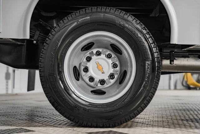 Photo of 2025 Summit White Chevrolet Silverado 3500