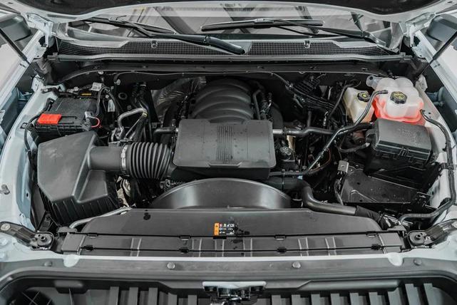 Photo of 2025 Summit White Chevrolet Silverado 3500